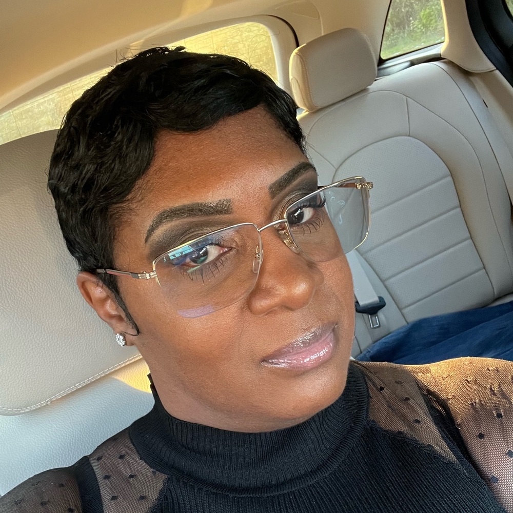 Meet your Posher, Lashonda